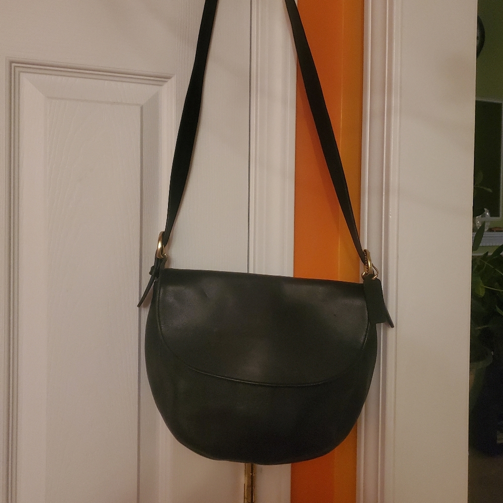 Vintage coach shoulder and cross bag